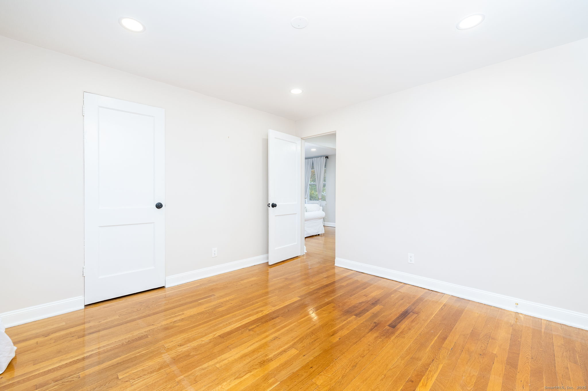 43 Arnold Way, Unit 43 West Hartford, CT 06119 - Photo 10 of 21 a view of an empty room