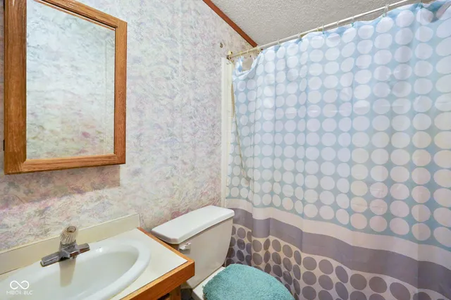 $184,900 | 4697 West Ridge Drive, Columbus, IN 47203