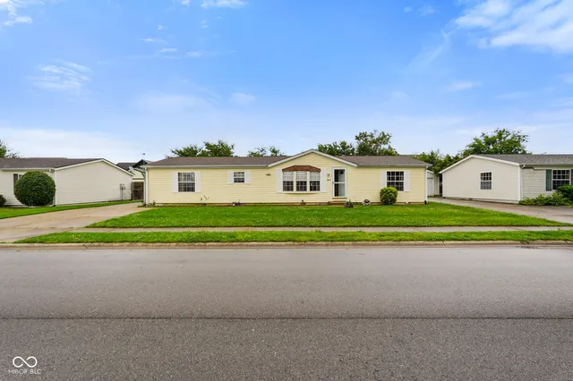 $184,900 | 4697 West Ridge Drive, Columbus, IN 47203