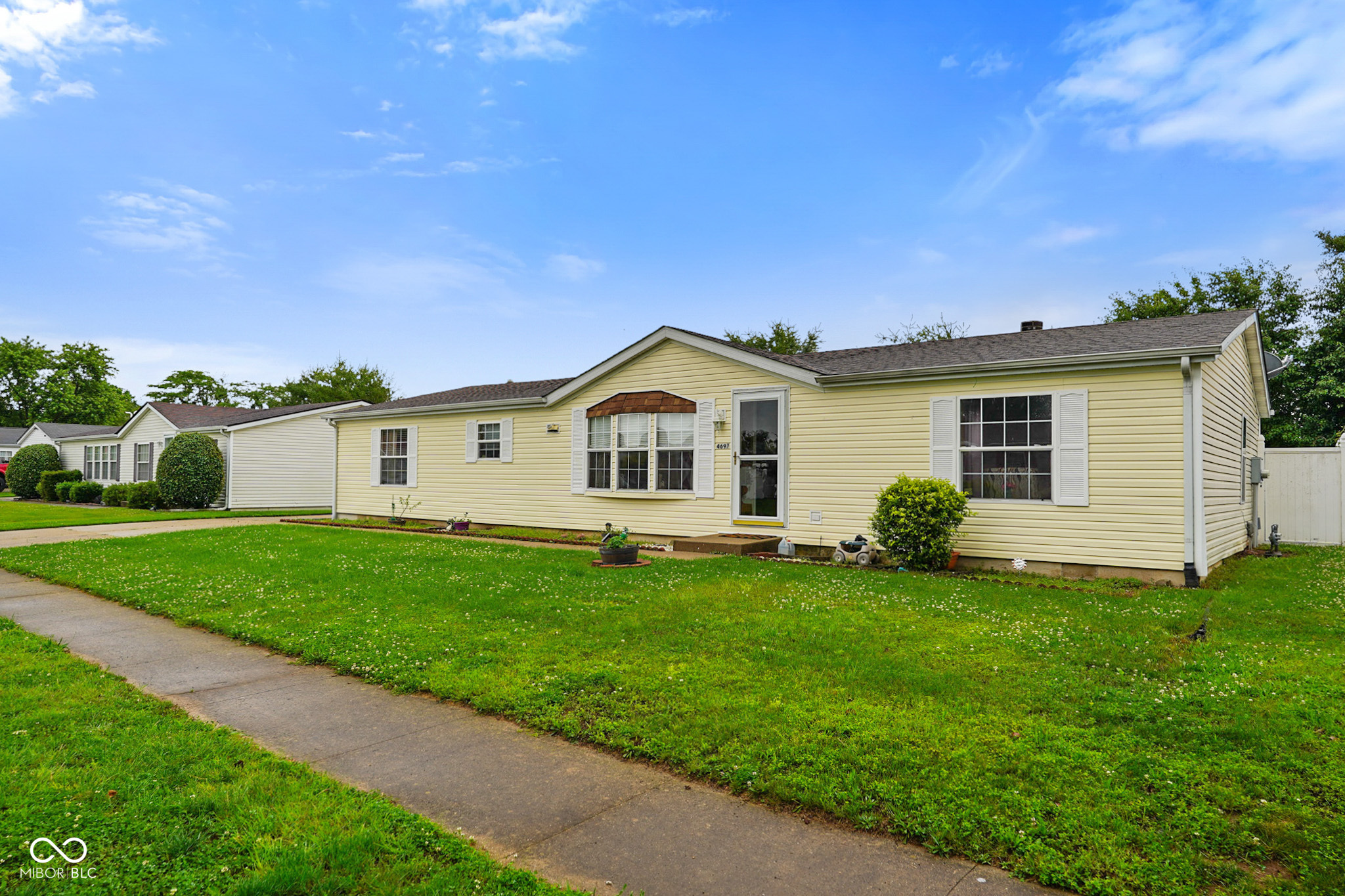 4697 West Ridge Drive Columbus, IN 47203 - Photo 4 of 41