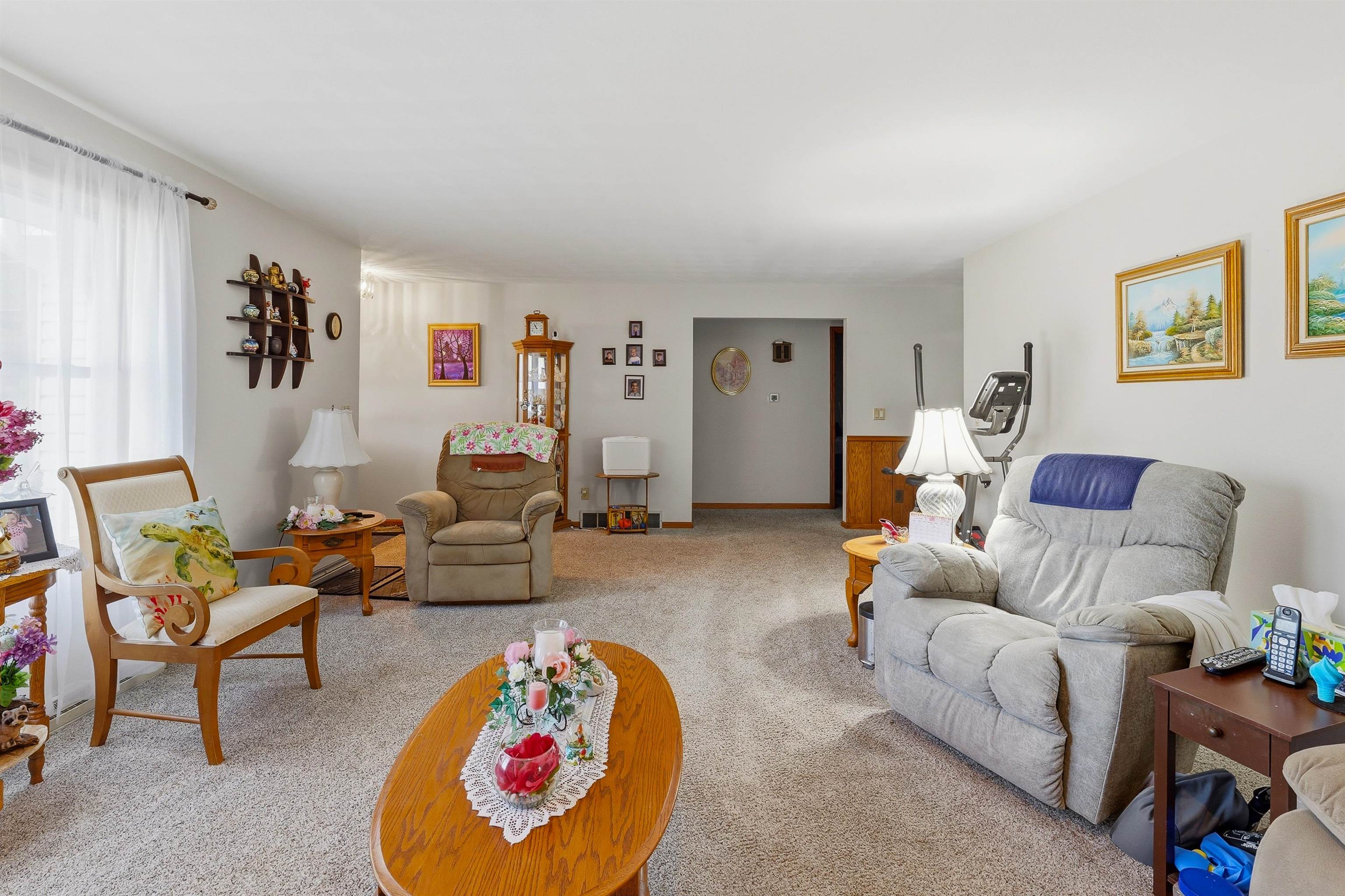 2149 North Connies Court Appleton, WI 54914 - Photo 4 of 23