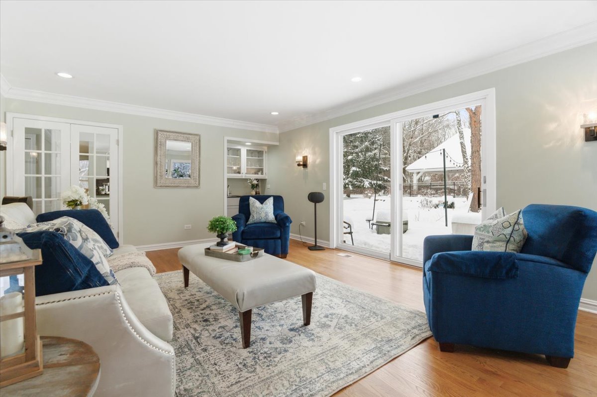 12 Crestview Lane Lake Barrington, IL 60010 - Photo 13 of 54 a living room with furniture and a large window