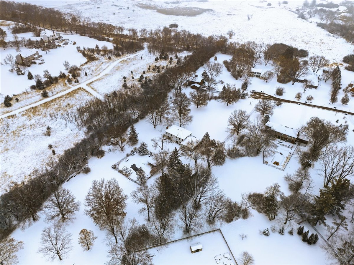 12 Crestview Lane Lake Barrington, IL 60010 - Photo 47 of 54 an aerial view of city and lake view