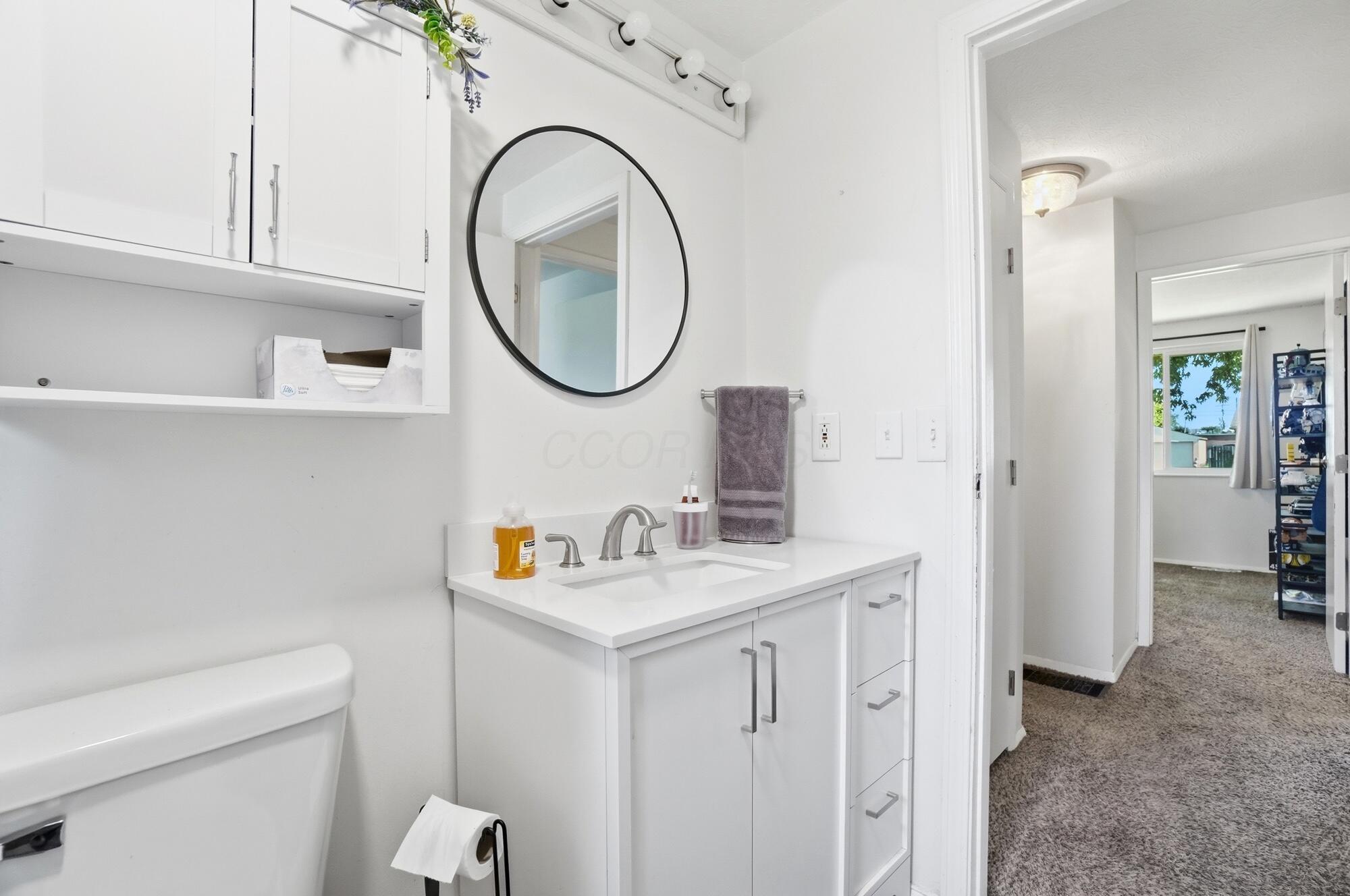 2093 Tupsfield Road Columbus, OH 43229 - Photo 17 of 34 Hall Bathroom
