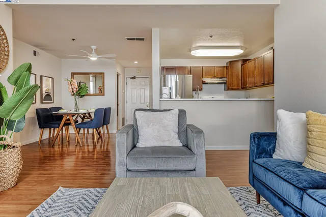 $620,000 | 535 Pierce Street, Unit 1307, Albany, CA 94706