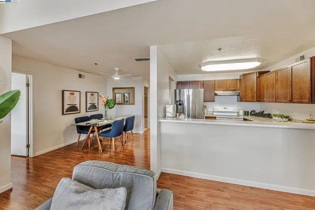 $620,000 | 535 Pierce Street, Unit 1307, Albany, CA 94706