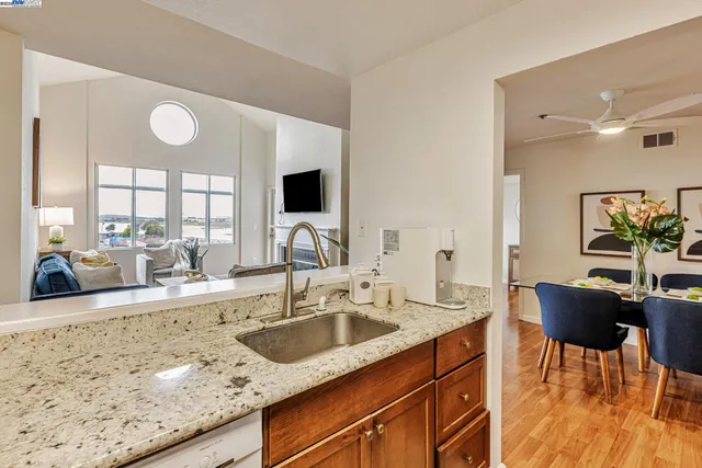 $620,000 | 535 Pierce Street, Unit 1307, Albany, CA 94706