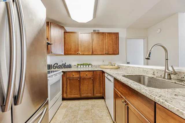 $620,000 | 535 Pierce Street, Unit 1307, Albany, CA 94706