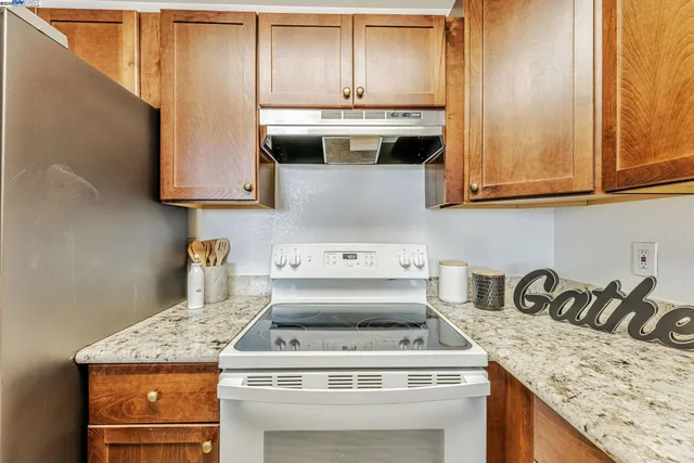 $620,000 | 535 Pierce Street, Unit 1307, Albany, CA 94706