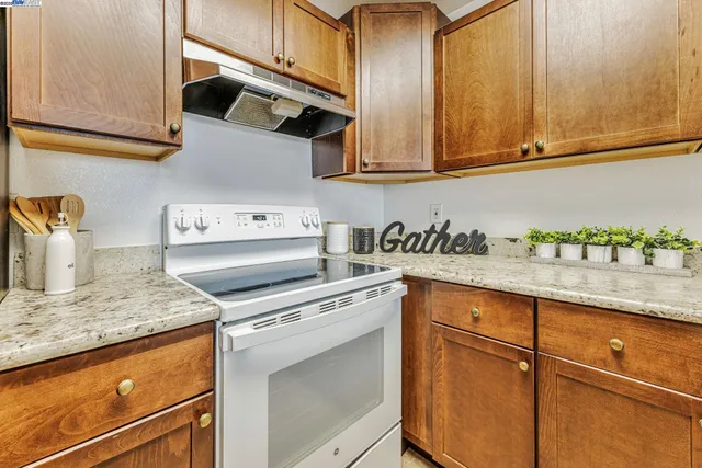 $620,000 | 535 Pierce Street, Unit 1307, Albany, CA 94706