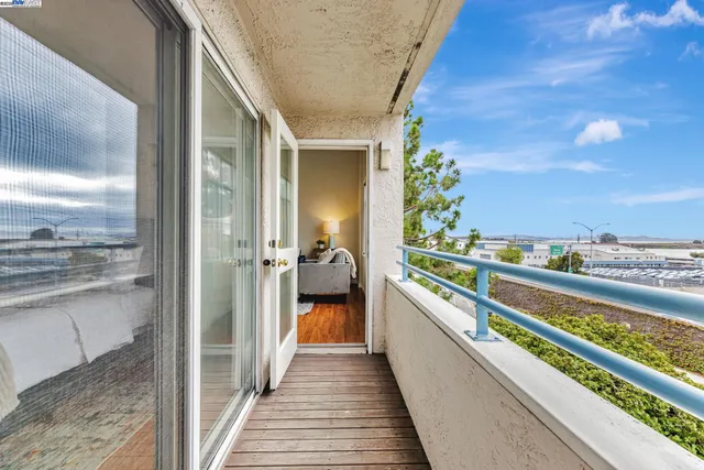 $620,000 | 535 Pierce Street, Unit 1307, Albany, CA 94706