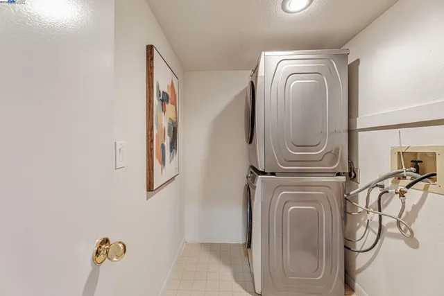 $620,000 | 535 Pierce Street, Unit 1307, Albany, CA 94706