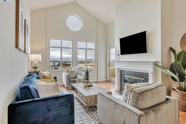 $620,000 | 535 Pierce Street, Unit 1307, Albany, CA 94706