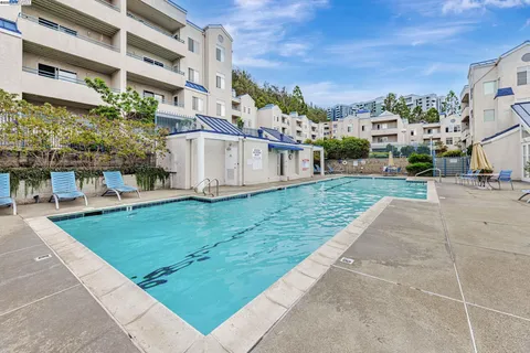 $620,000 | 535 Pierce Street, Unit 1307, Albany, CA 94706