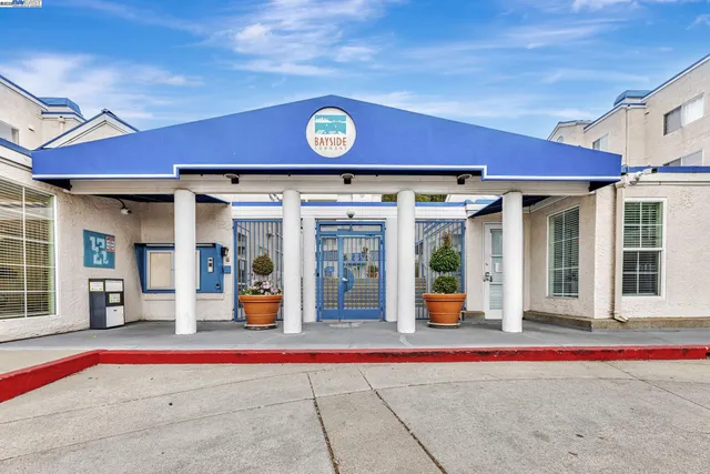 $620,000 | 535 Pierce Street, Unit 1307, Albany, CA 94706