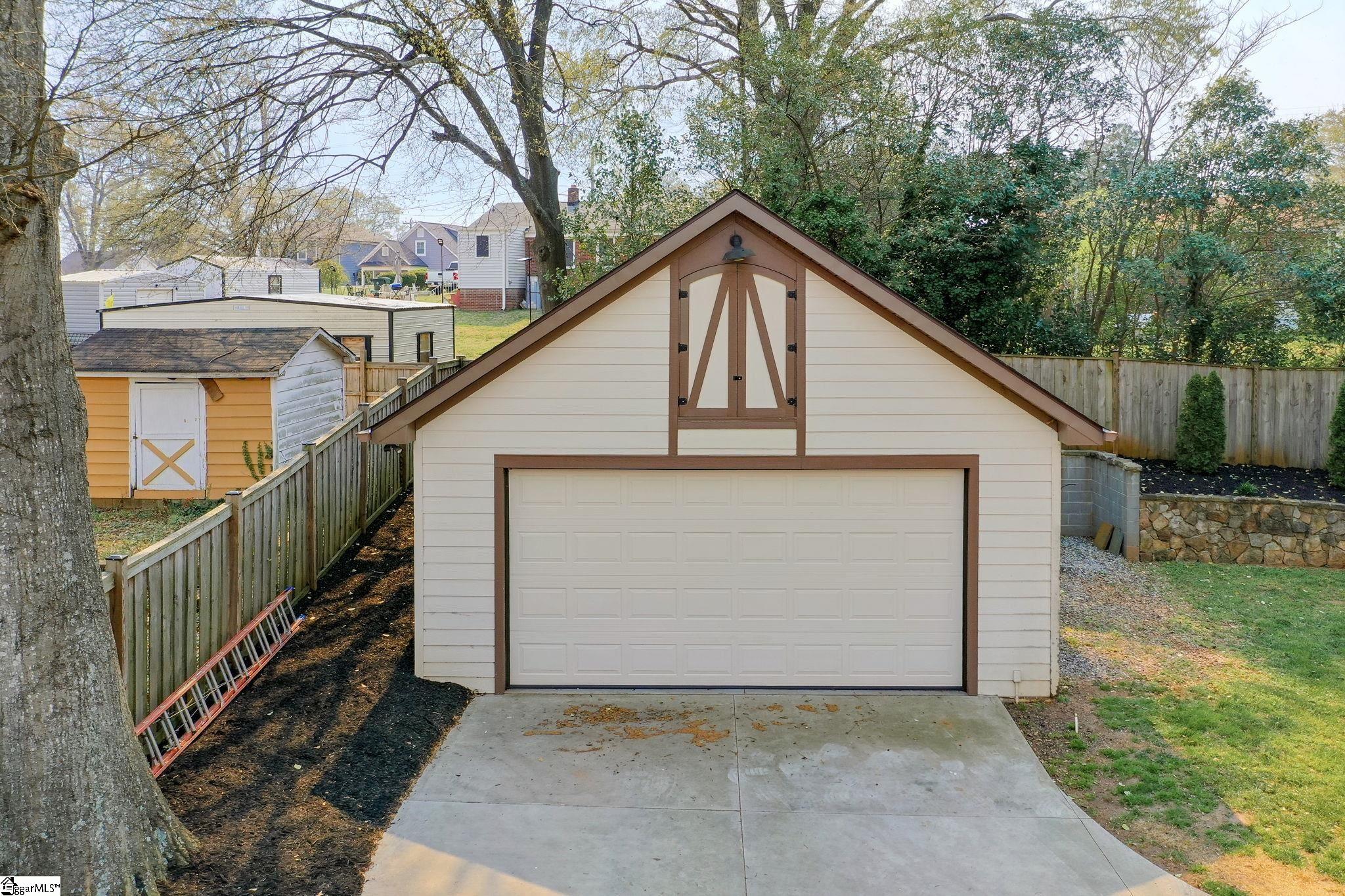 222 Keith Drive Greenville, SC 29607 - Photo 25 of 34 Gallery Image 25