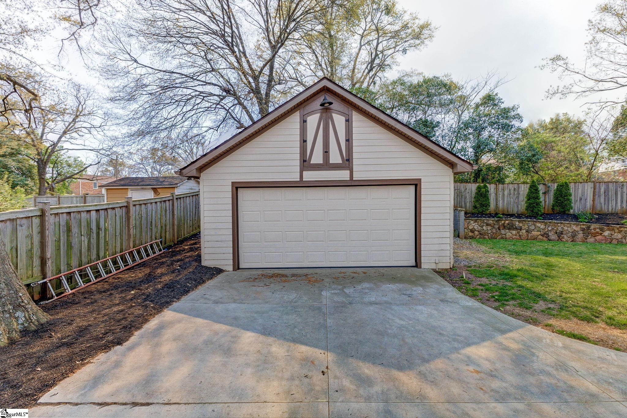 222 Keith Drive Greenville, SC 29607 - Photo 27 of 34 Gallery Image 27