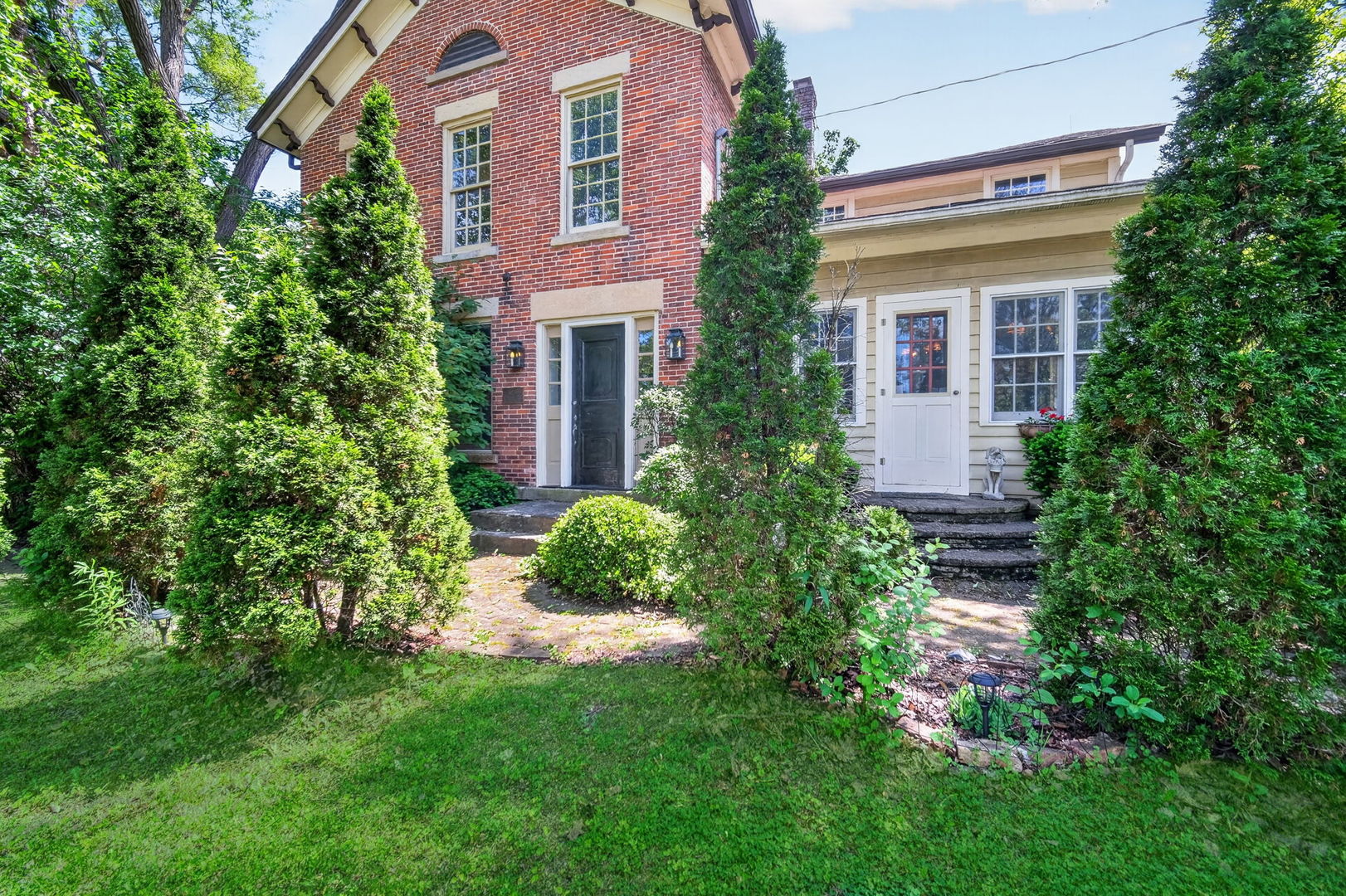 36W927 Red Gate Road St. Charles, IL 60175 - Photo 2 of 47