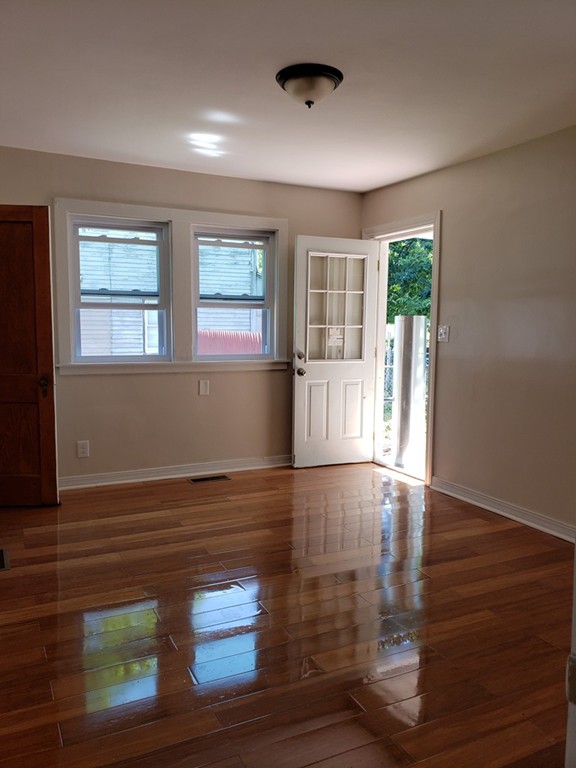 59-61 Pendleton Avenue Springfield, MA 01109 - Photo 10 of 14