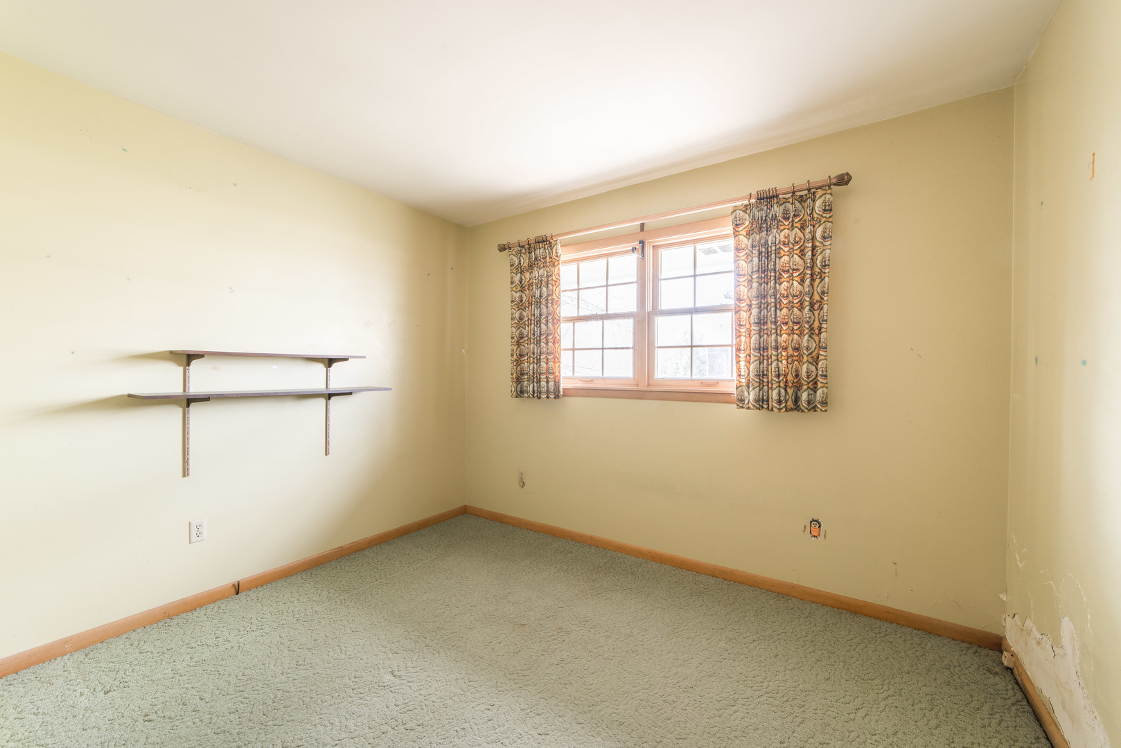 16118 Quigley Road Sycamore, IL 60178 - Photo 23 of 32 an empty room with a window