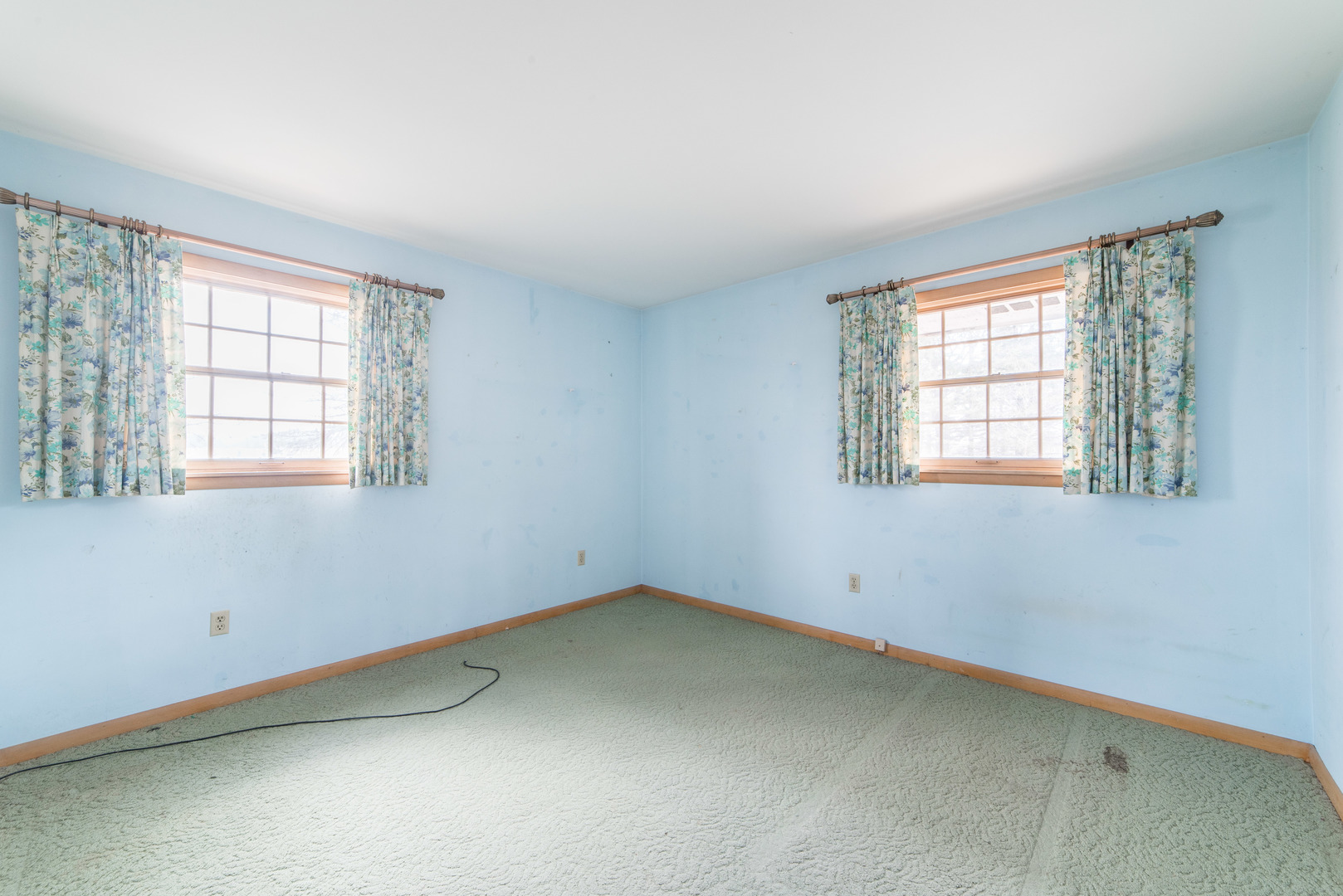 16118 Quigley Road Sycamore, IL 60178 - Photo 25 of 32 an empty room with a window