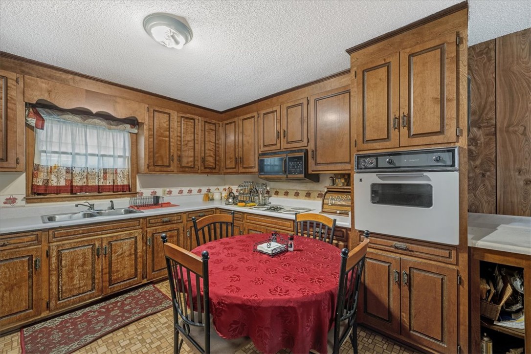 135 Seneca River Road Seneca, SC 29678 - Photo 11 of 47