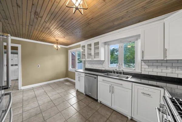 $315,000 | 2802 Cox Mill Road, Hopkinsville, KY 42240