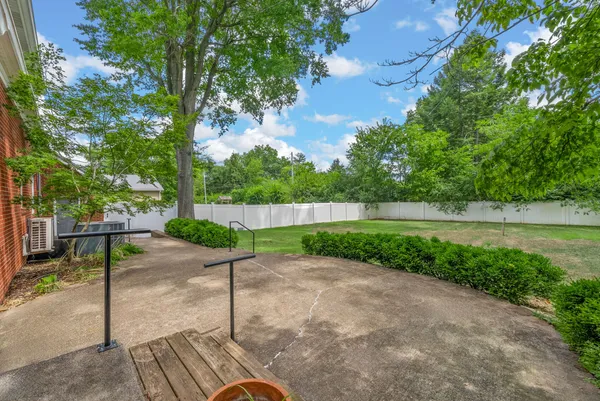 $315,000 | 2802 Cox Mill Road, Hopkinsville, KY 42240