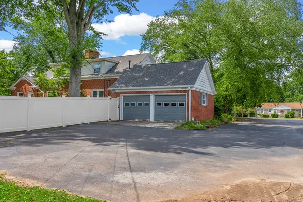 $315,000 | 2802 Cox Mill Road, Hopkinsville, KY 42240