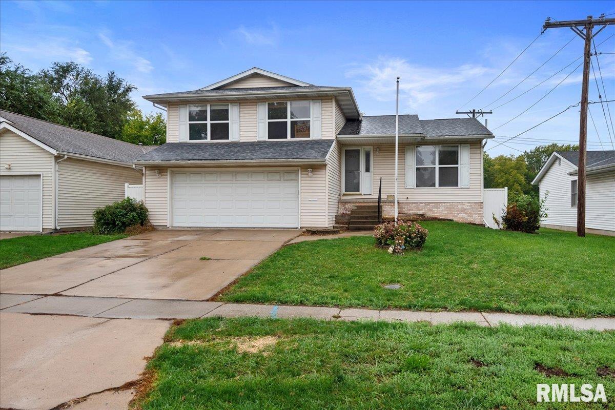 1711 North Albany Street Springfield, IL 62702 - Photo 1 of 36
