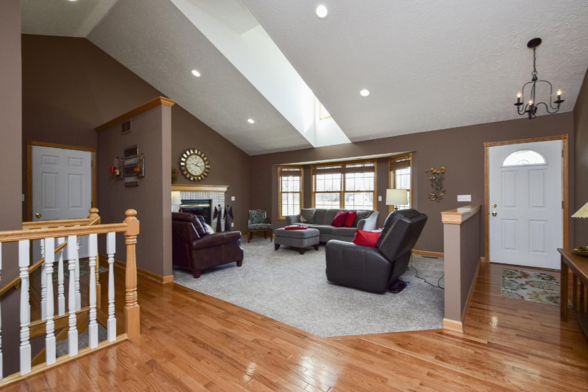 4048 South Rolling Ridge Wayland, MI 49348 - Photo 5 of 32 003-photo-living-room-8004002