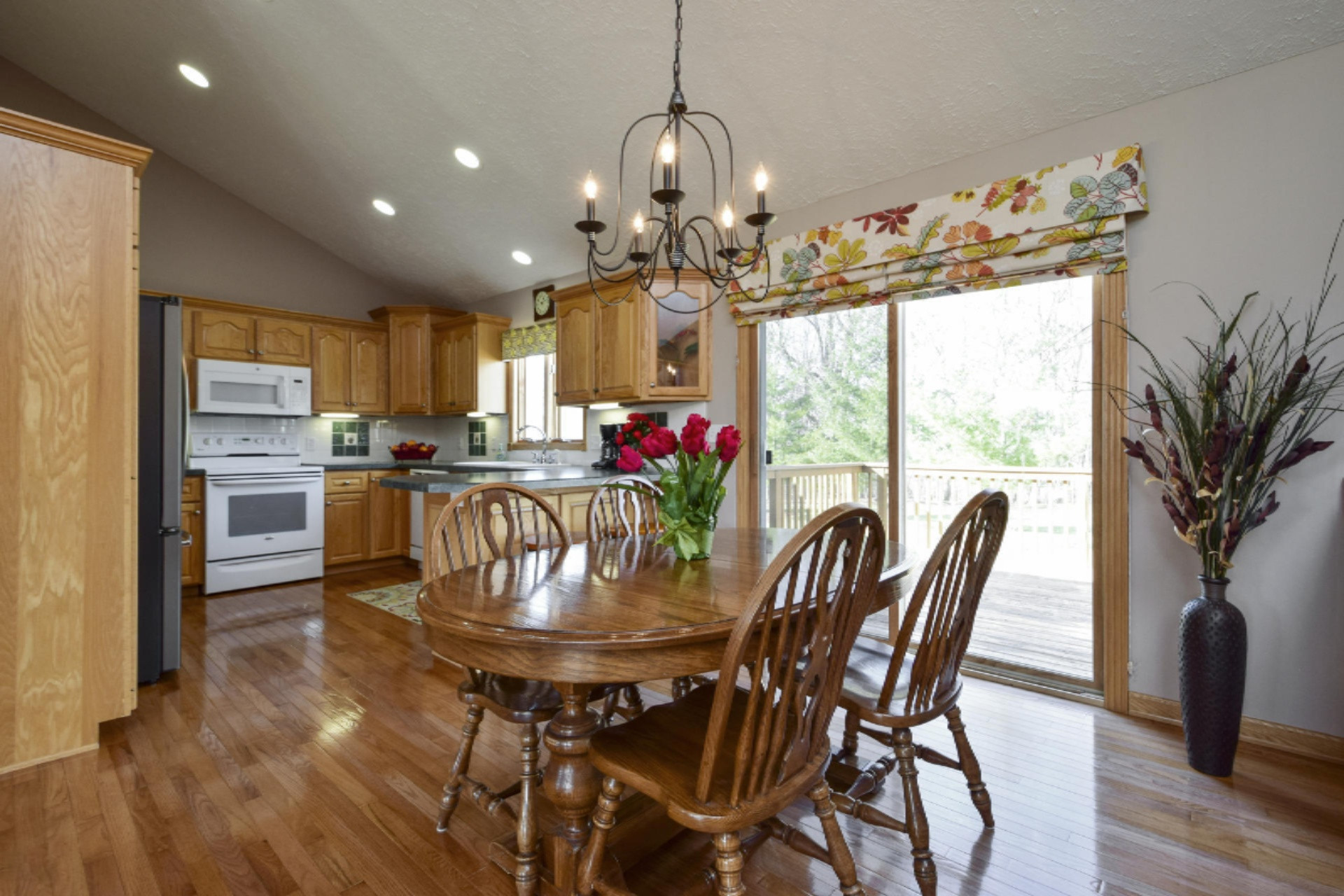 4048 South Rolling Ridge Wayland, MI 49348 - Photo 9 of 32 008-photo-kitchen-8003997