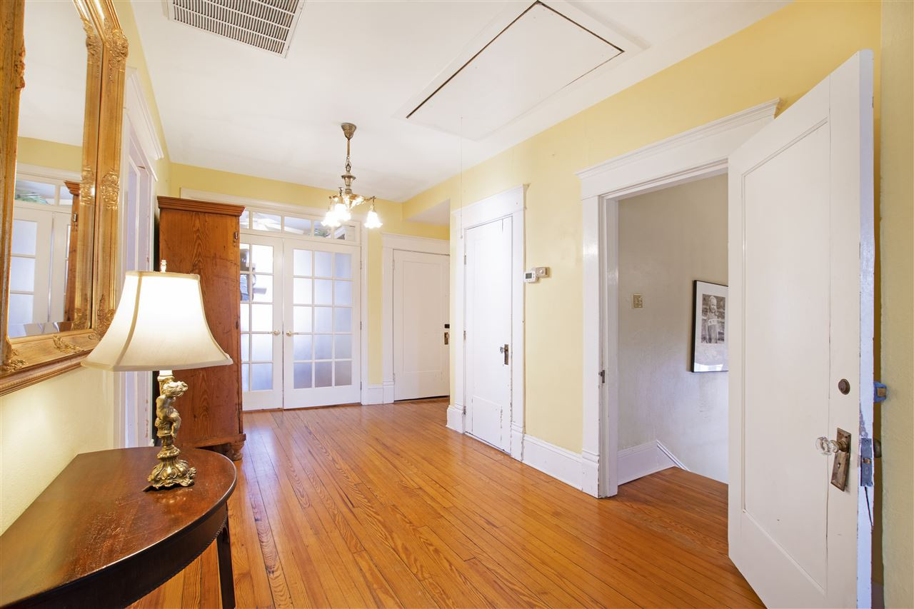 127 Hawthorne Road Raleigh, NC 27605 - Photo 18 of 30 Upstairs Hall