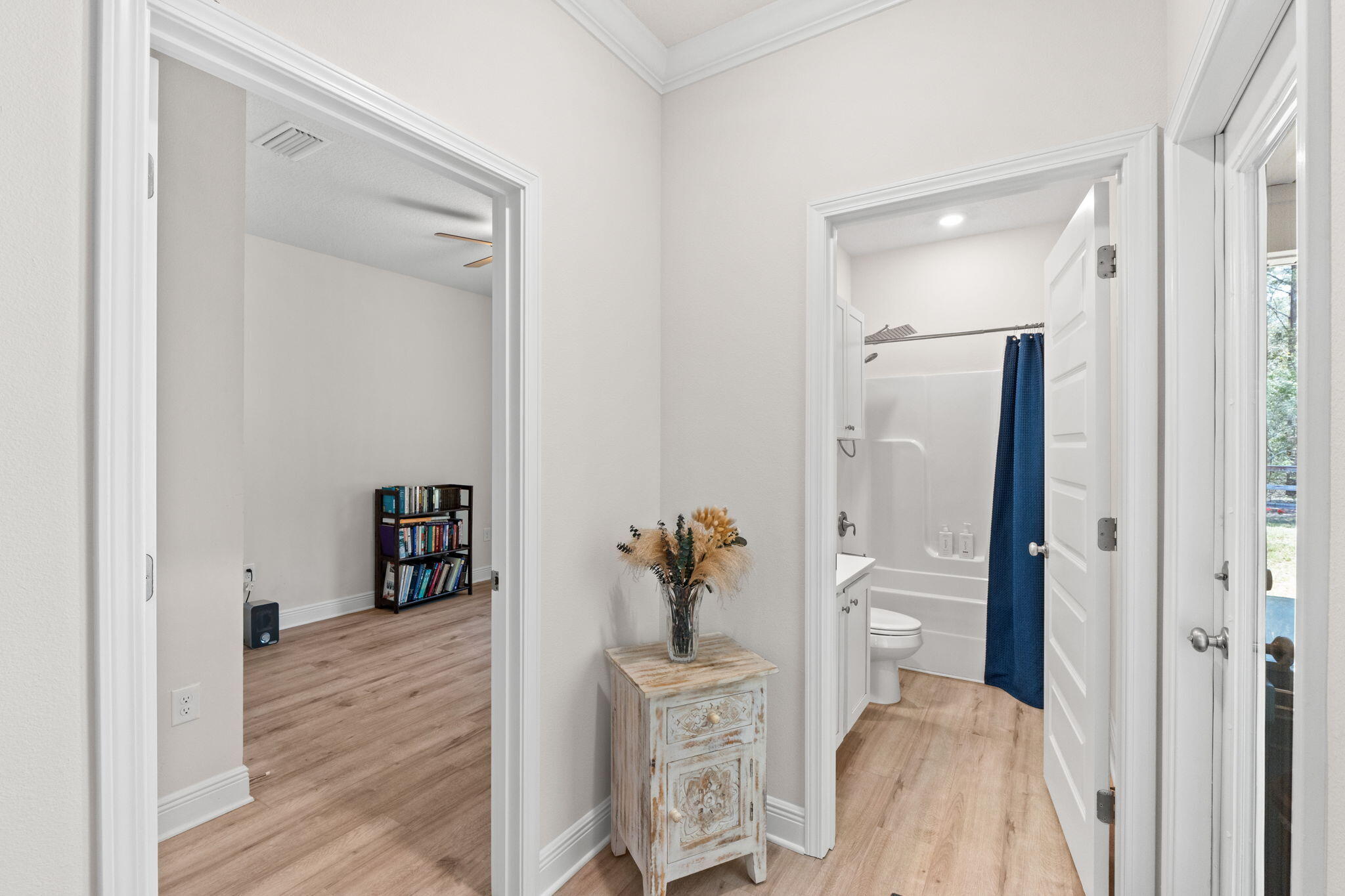44 Secluded Circle Freeport, FL 32439 - Photo 25 of 43 a view of hallway with wooden floor