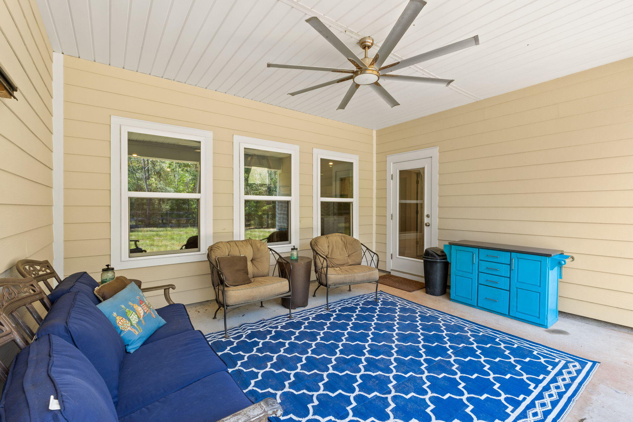 44 Secluded Circle Freeport, FL 32439 - Photo 38 of 43 a living room with furniture and a window