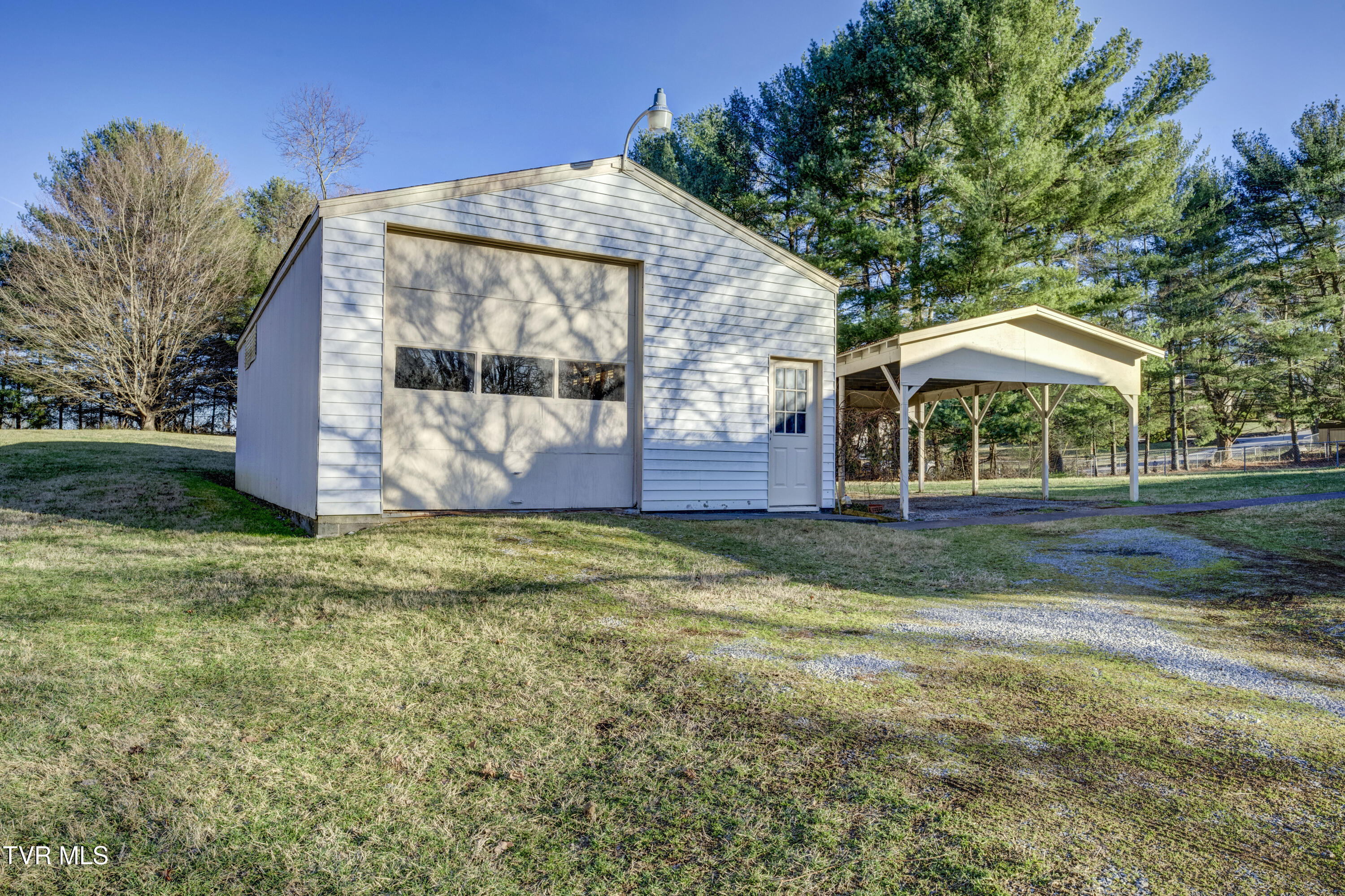 334 Lynn Road Johnson City, TN 37604 - Photo 11 of 58 Lynn-33