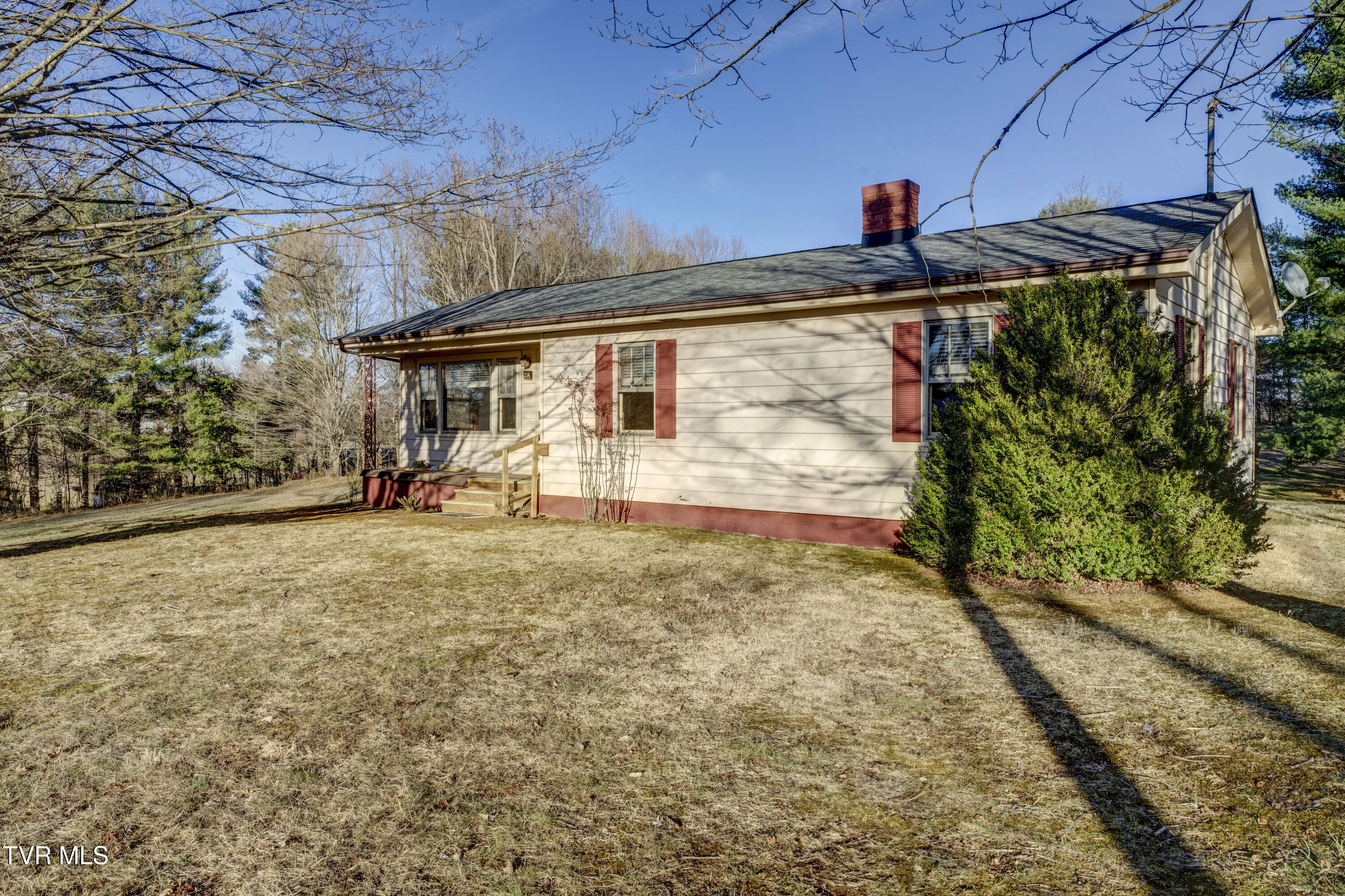 334 Lynn Road Johnson City, TN 37604 - Photo 3 of 58 Lynn-36