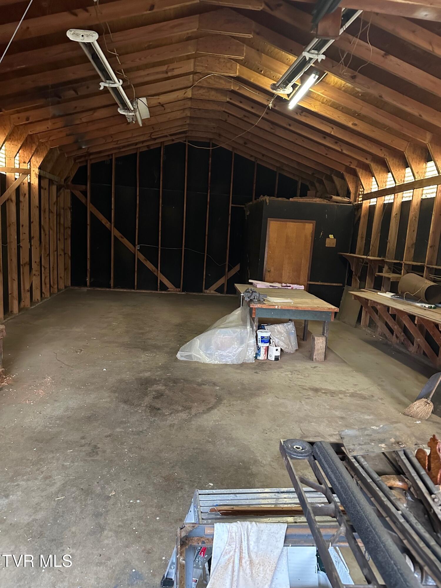 334 Lynn Road Johnson City, TN 37604 - Photo 38 of 58 Garage Interior