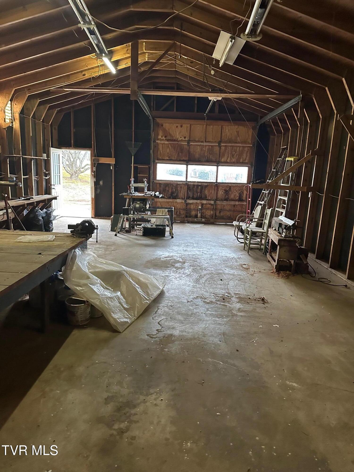 334 Lynn Road Johnson City, TN 37604 - Photo 41 of 58 Garage Interior 2
