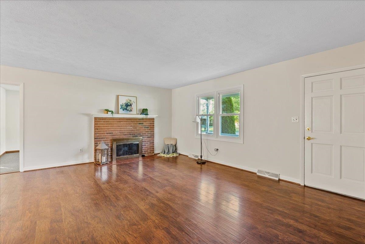 93 Greenway Road Stuarts Draft, VA 24477 - Photo 5 of 36 Gallery Image 5