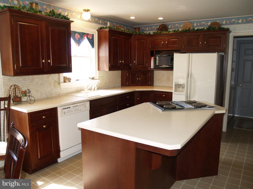 112 Olde Field Drive Lititz, PA 17543 - Photo 6 of 21 Gallery Image 6