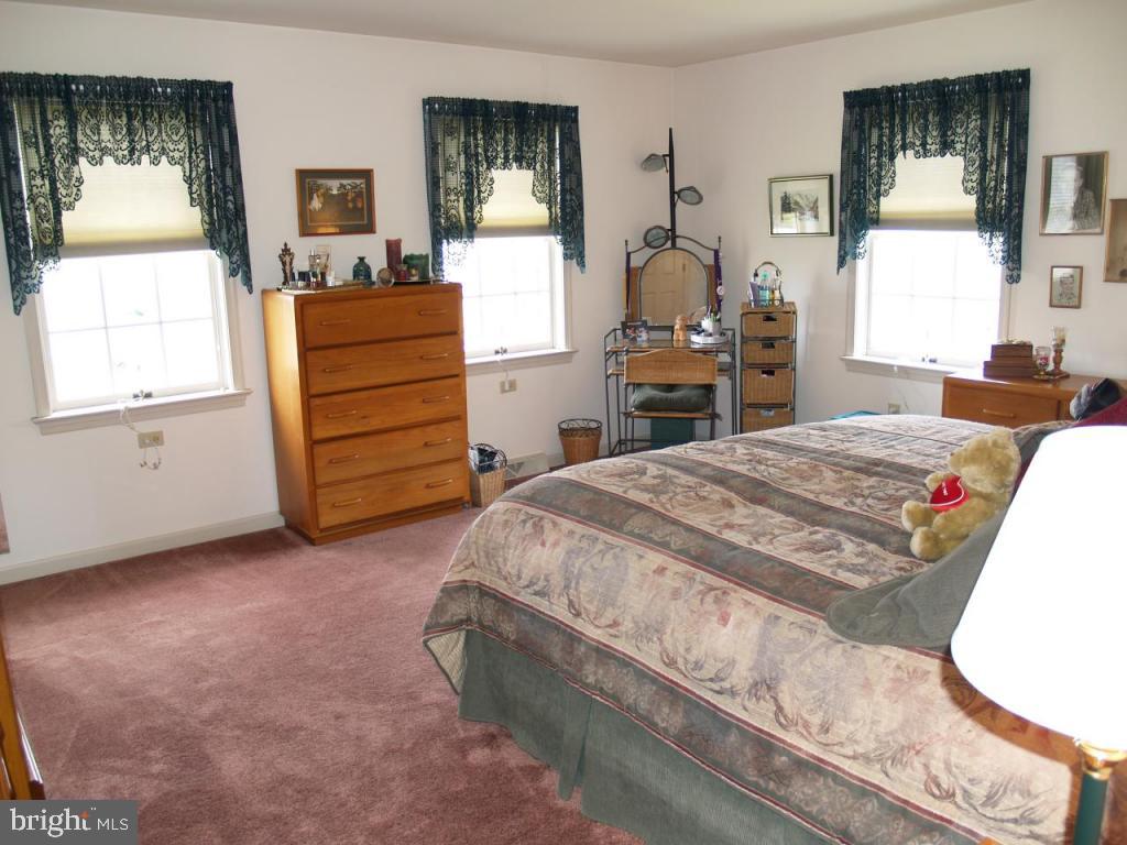 112 Olde Field Drive Lititz, PA 17543 - Photo 9 of 21 Gallery Image 9