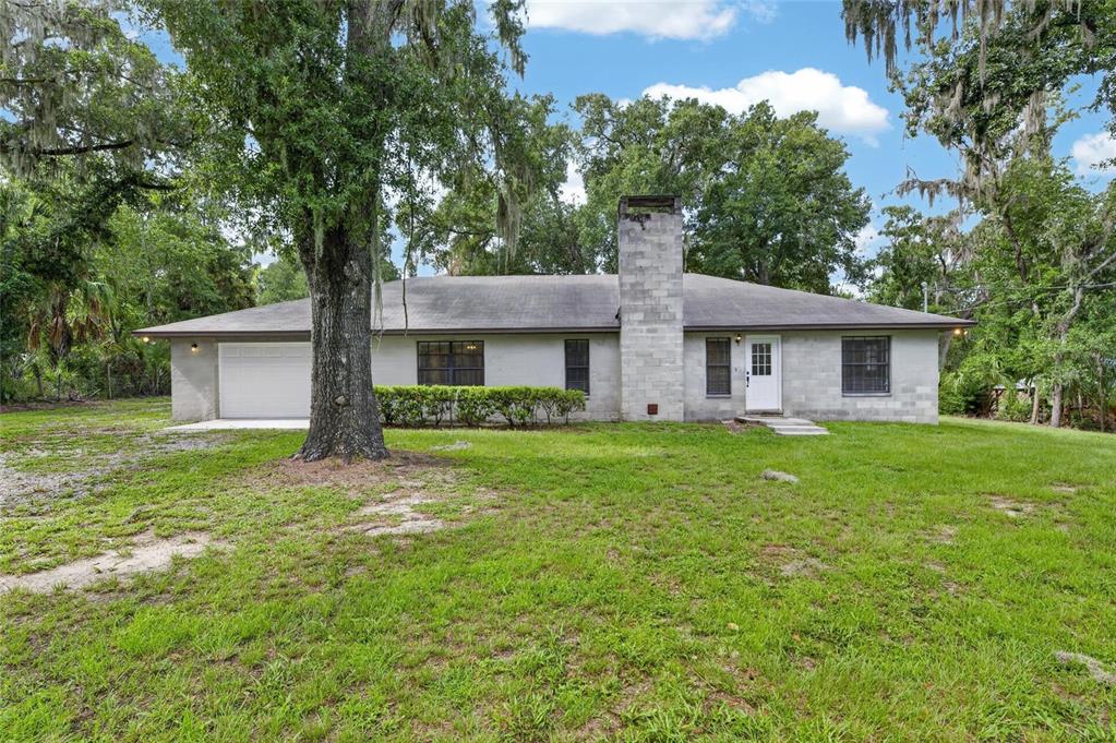 615 Thompson Road Lithia, FL 33547 - Photo 1 of 55
