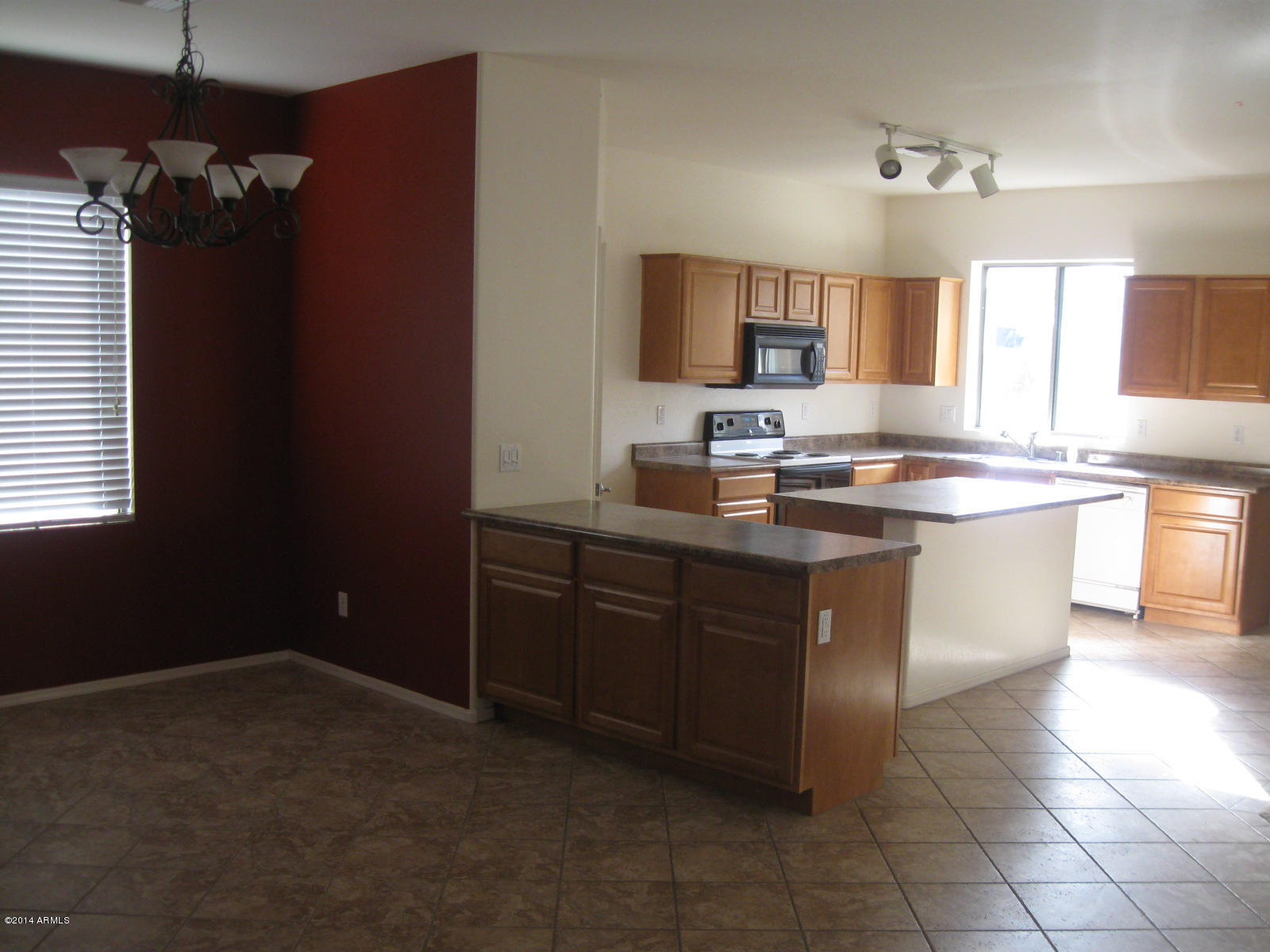 8139 West Riverside Avenue Phoenix, AZ 85043 - Photo 2 of 14 IMG_4817