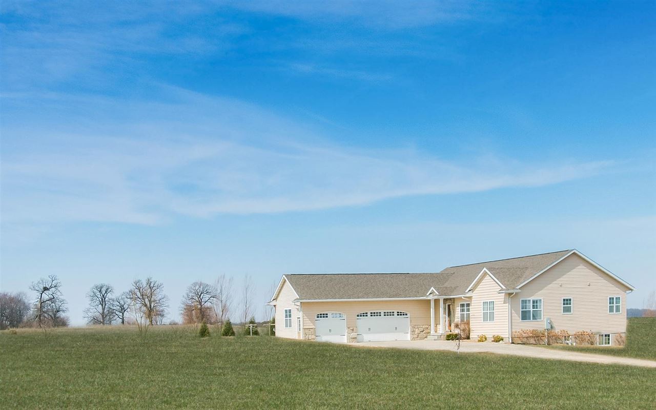 1020 Springville Road Mount Vernon, IA 52314 - Photo 2 of 33 Gallery Image 2