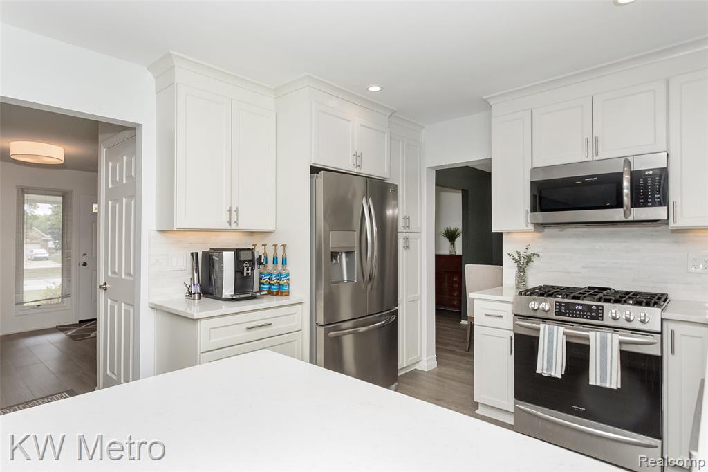 635 Timberline Drive Rochester Hills, MI 48309 - Photo 13 of 48