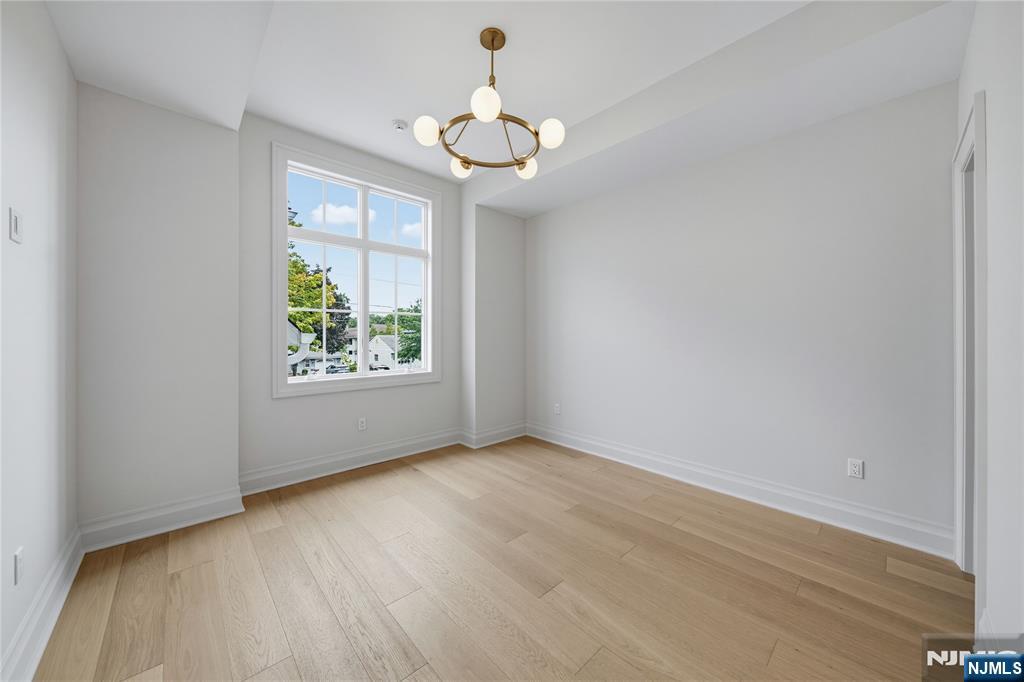 92 Oliver Road Paramus, NJ 07652 - Photo 32 of 50 Gallery Image 32