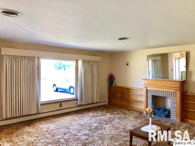 616 Miller Street Carthage, IL 62321 - Photo 2 of 13