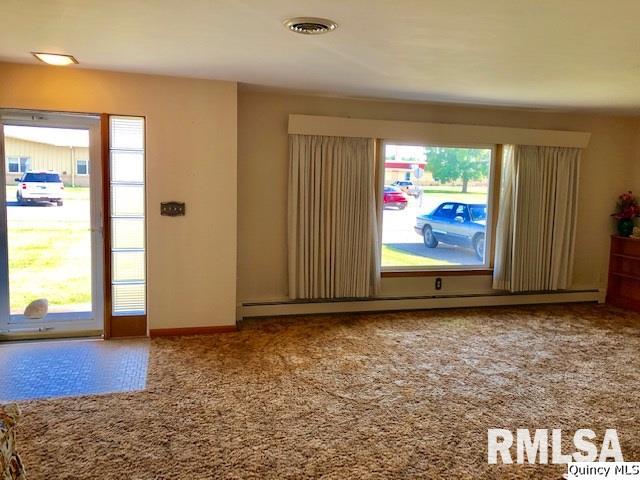 616 Miller Street Carthage, IL 62321 - Photo 3 of 13
