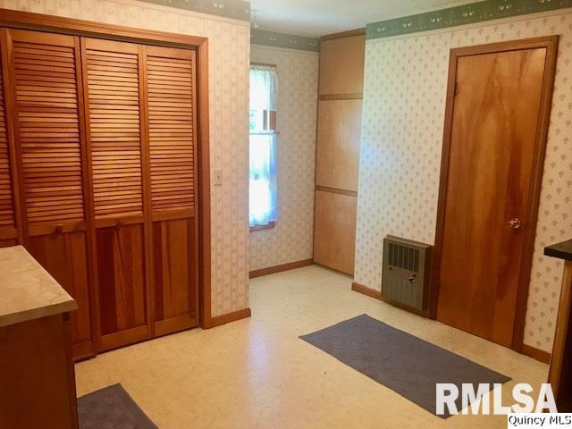 616 Miller Street Carthage, IL 62321 - Photo 7 of 13